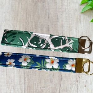 Monstera Hibiscus Wristlet Keychain Fob
